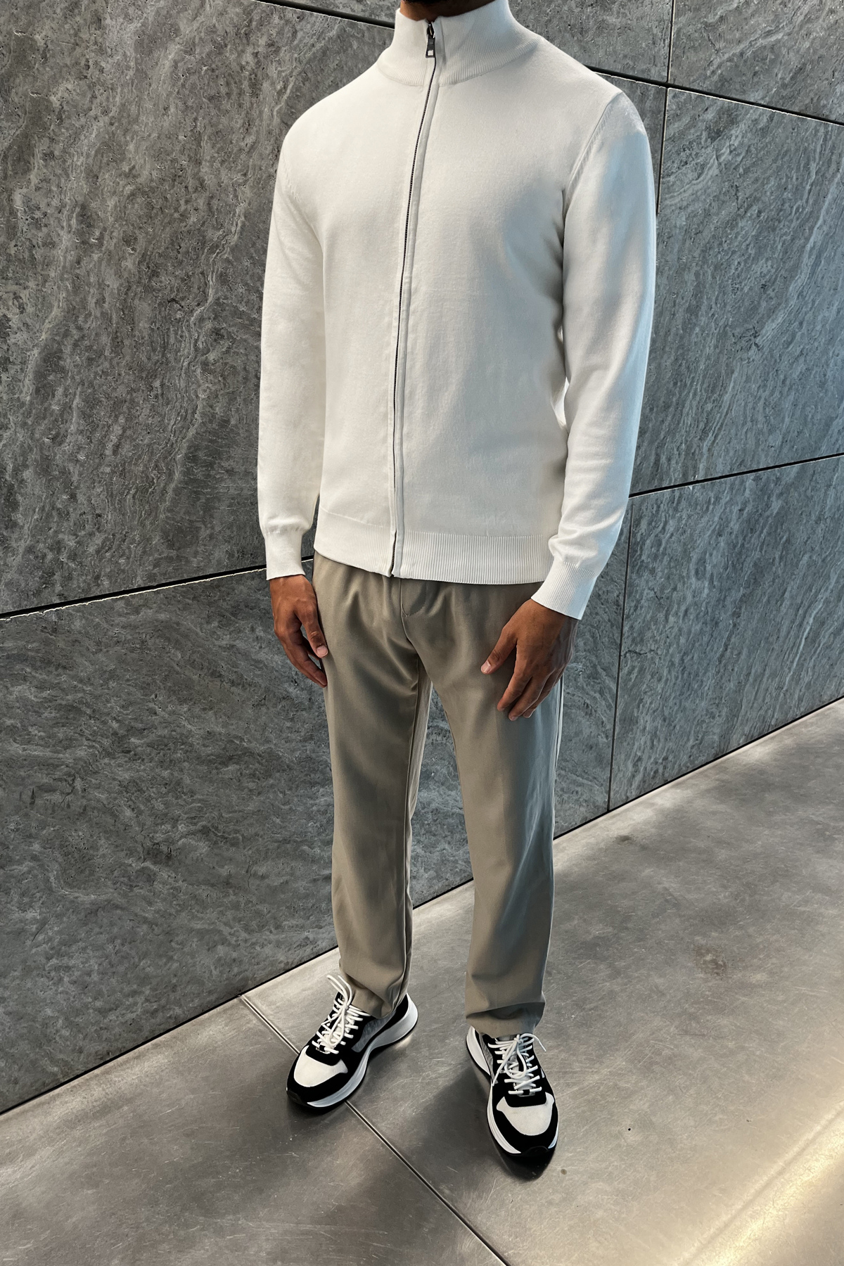 Faro Full Zip Sweater - White