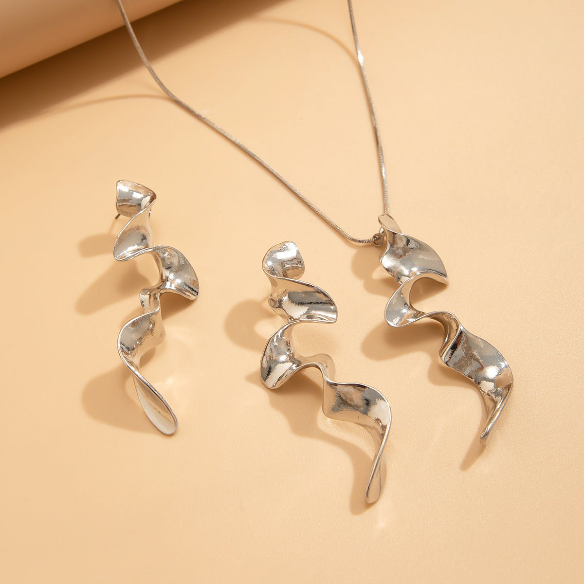 Spiral | Necklace & Earrings Set